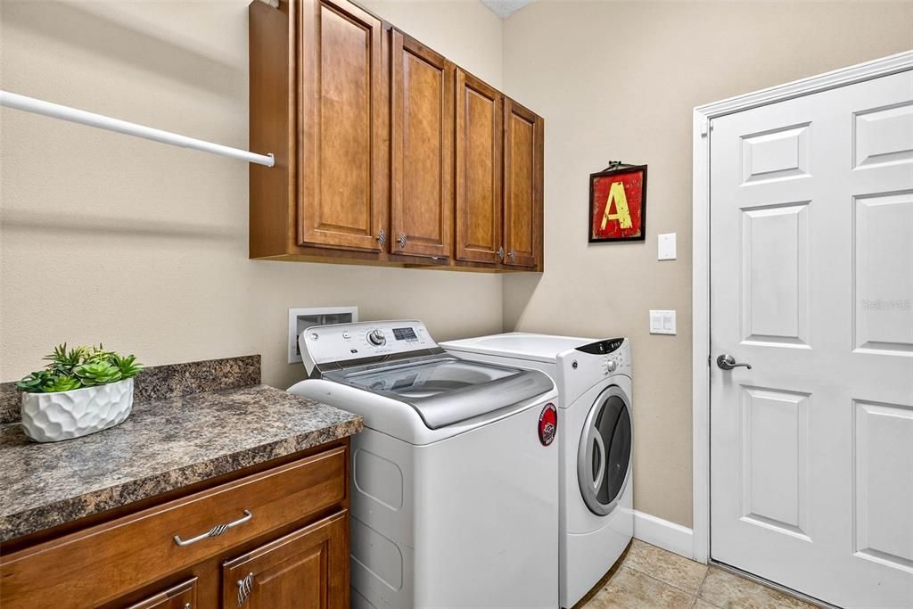 For Sale: $850,000 (4 beds, 3 baths, 3378 Square Feet)