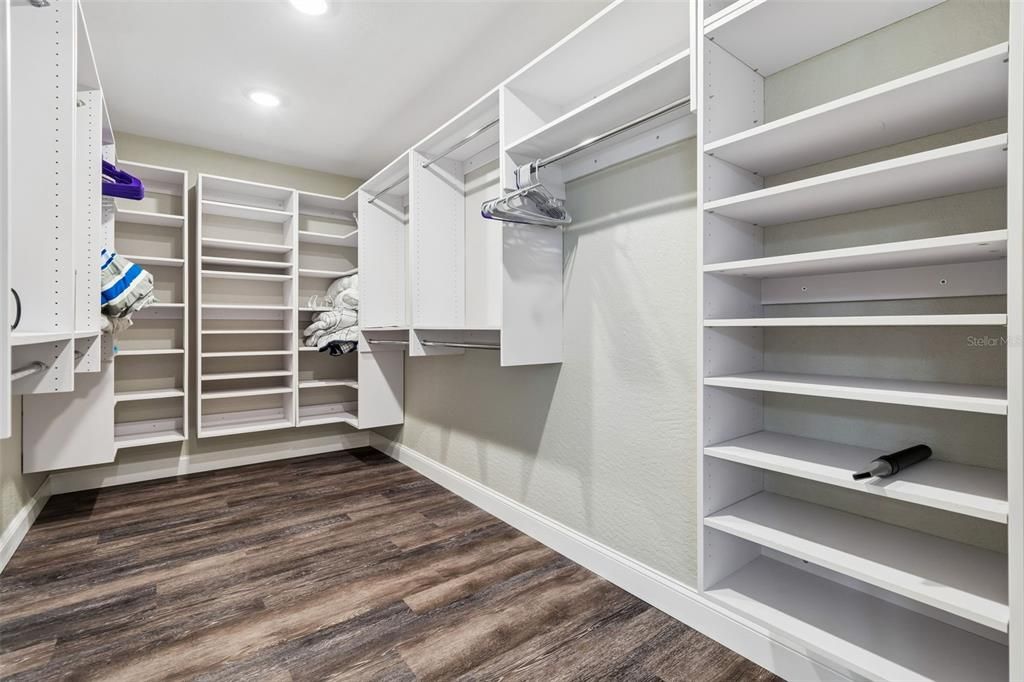 En Venta: $939,000 (4 camas, 3 baños, 3460 Pies cuadrados)