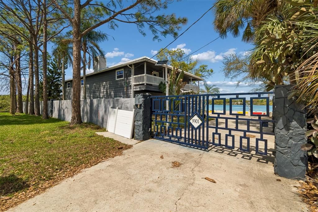 En Venta: $939,000 (4 camas, 3 baños, 3460 Pies cuadrados)