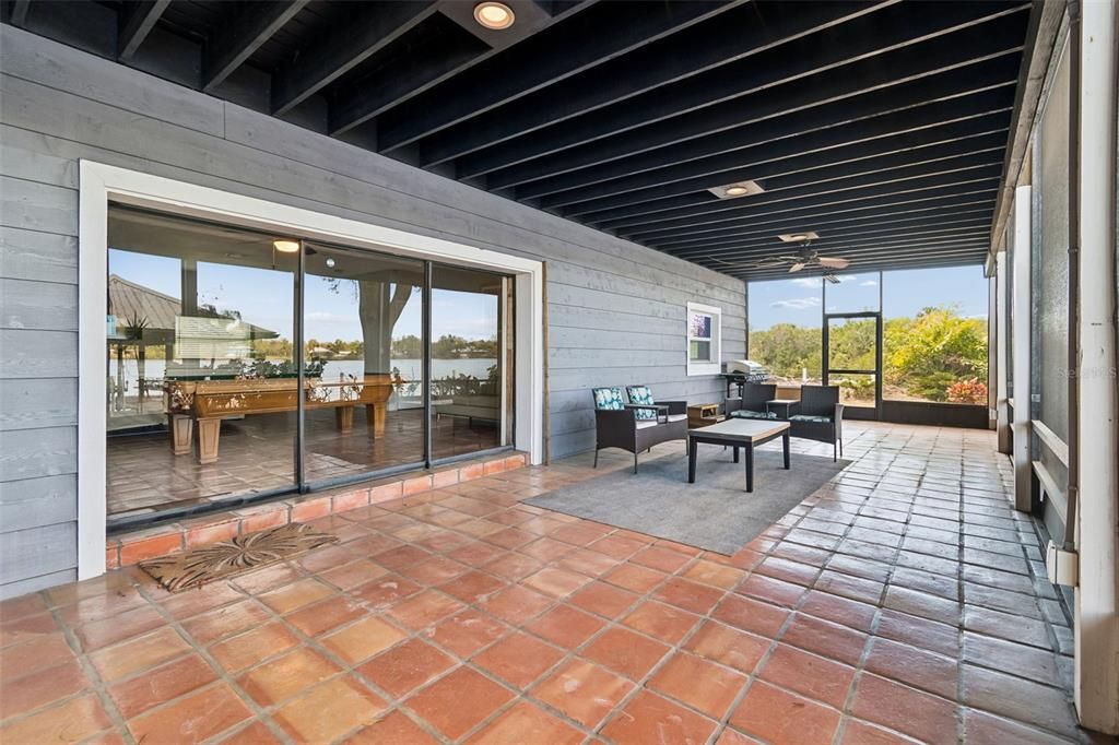 En Venta: $939,000 (4 camas, 3 baños, 3460 Pies cuadrados)