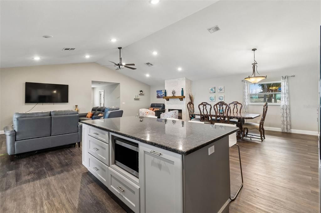 En Venta: $939,000 (4 camas, 3 baños, 3460 Pies cuadrados)