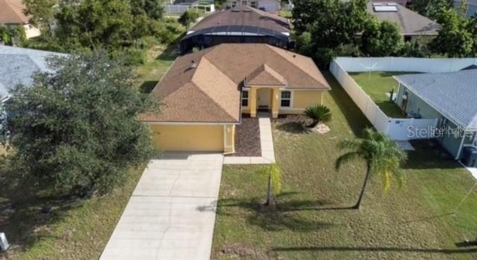 Activo con contrato: $220,000 (3 camas, 2 baños, 1349 Pies cuadrados)