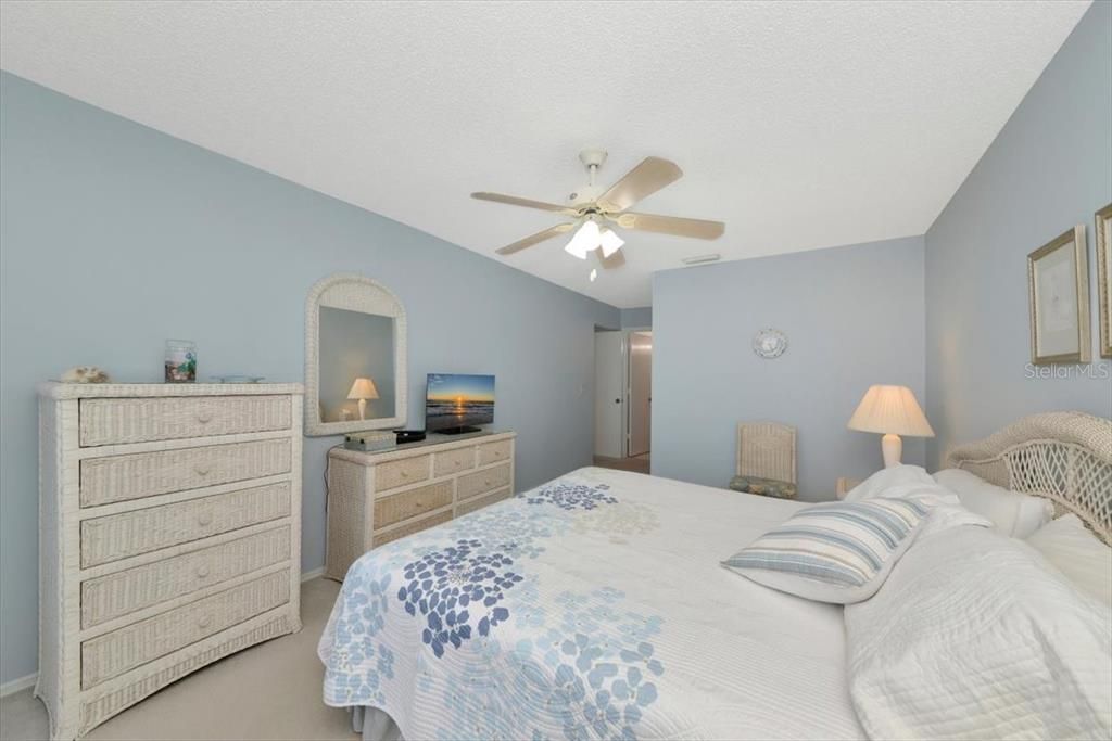 Activo con contrato: $319,900 (3 camas, 2 baños, 1342 Pies cuadrados)
