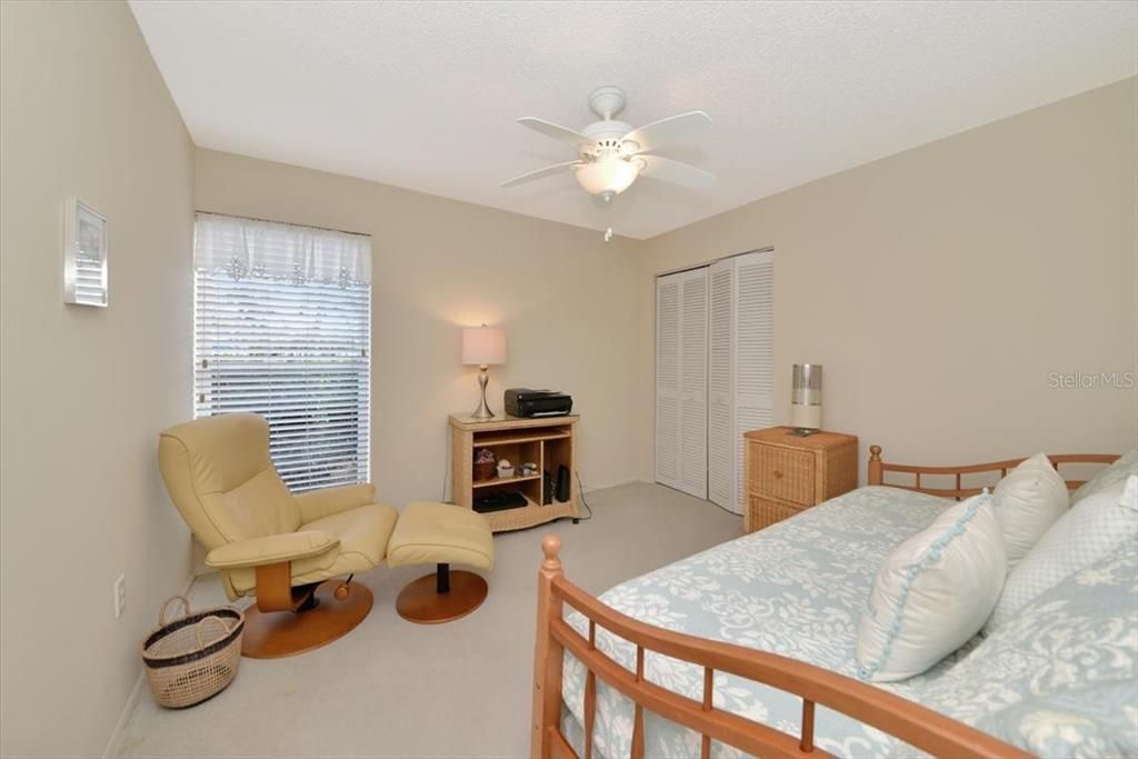 Activo con contrato: $319,900 (3 camas, 2 baños, 1342 Pies cuadrados)