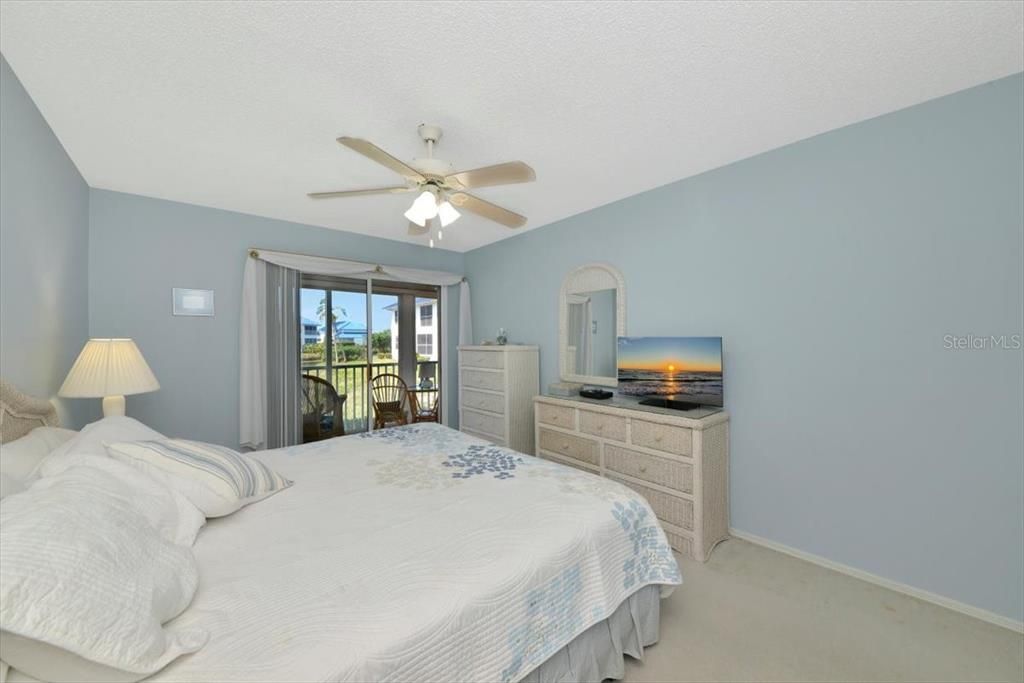 Activo con contrato: $319,900 (3 camas, 2 baños, 1342 Pies cuadrados)