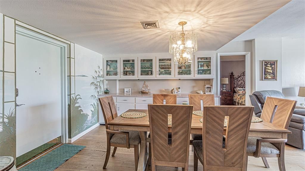 En Venta: $349,000 (2 camas, 2 baños, 1181 Pies cuadrados)