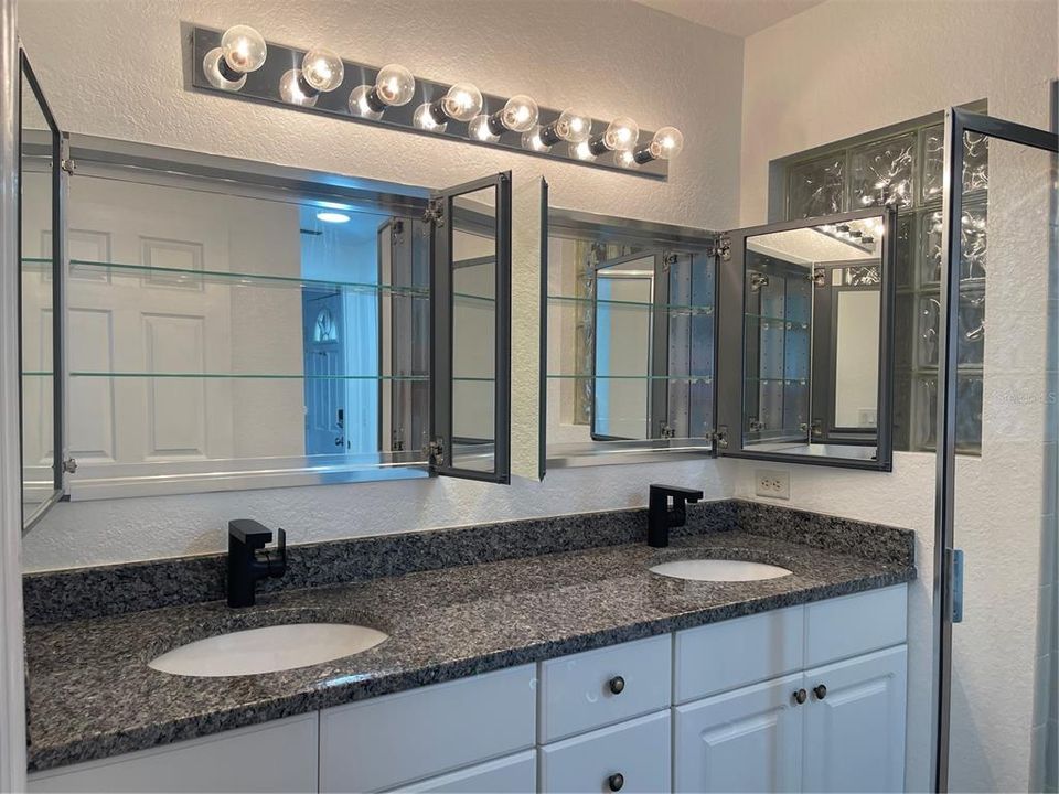 En Venta: $236,500 (2 camas, 2 baños, 1135 Pies cuadrados)