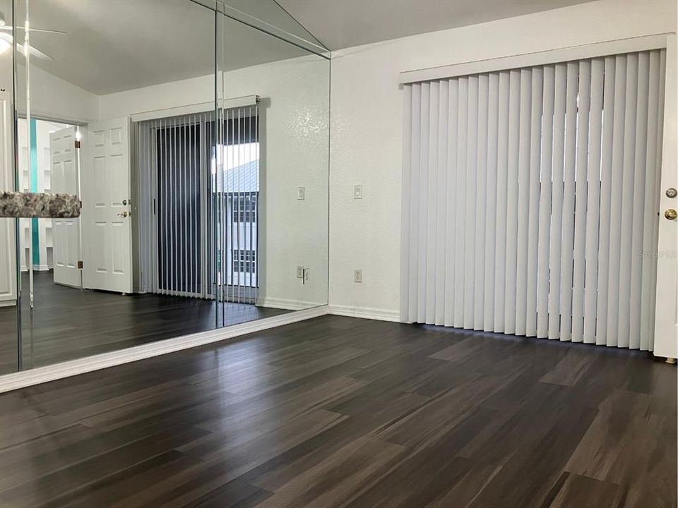 En Venta: $236,500 (2 camas, 2 baños, 1135 Pies cuadrados)
