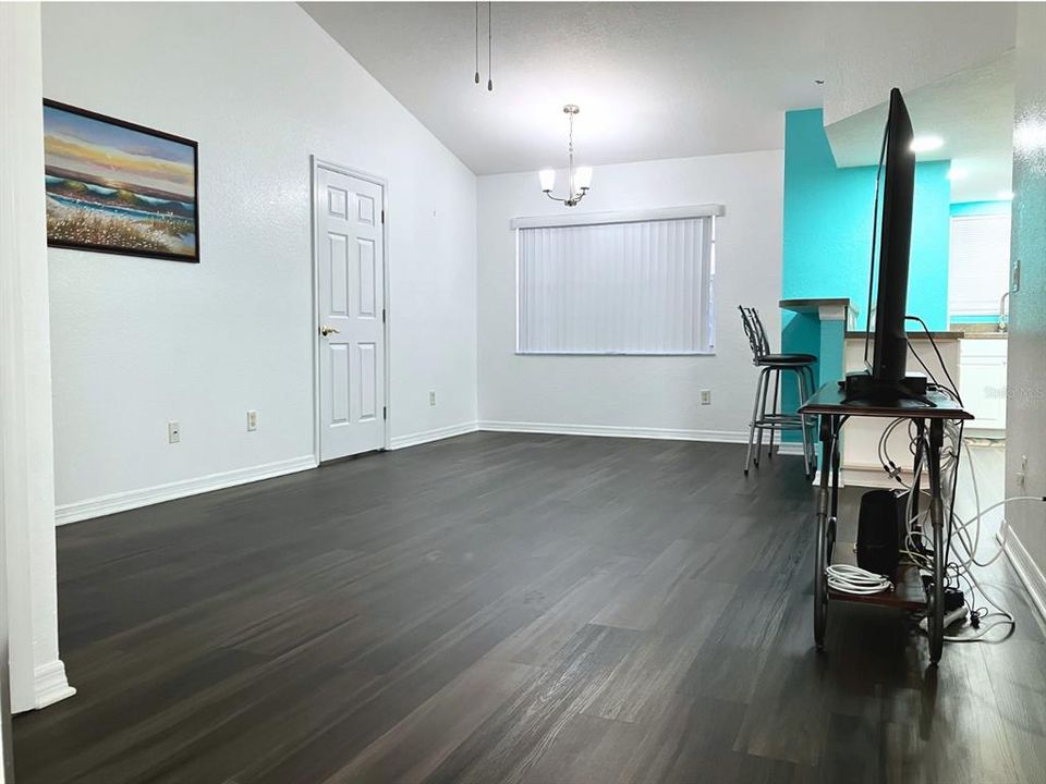En Venta: $236,500 (2 camas, 2 baños, 1135 Pies cuadrados)