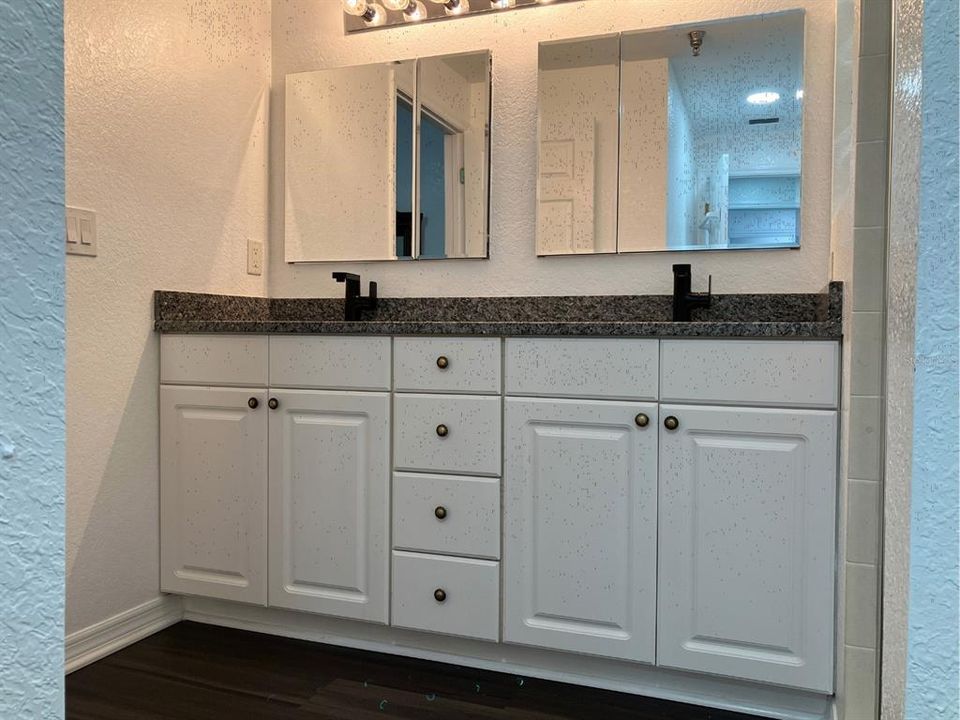 En Venta: $236,500 (2 camas, 2 baños, 1135 Pies cuadrados)