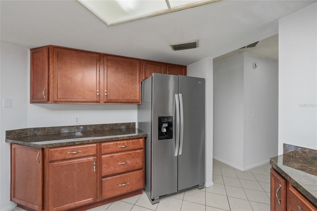 Active With Contract: $250,000 (2 beds, 2 baths, 1355 Square Feet)