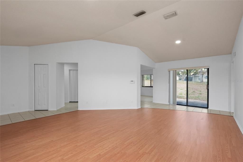 Active With Contract: $250,000 (2 beds, 2 baths, 1355 Square Feet)