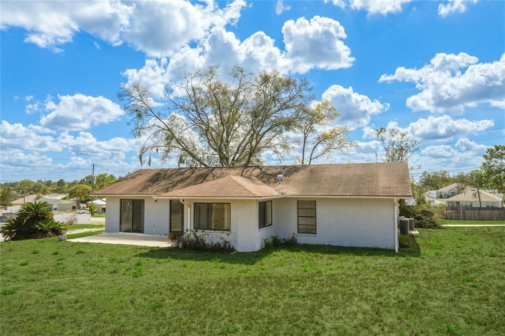 Active With Contract: $250,000 (2 beds, 2 baths, 1355 Square Feet)