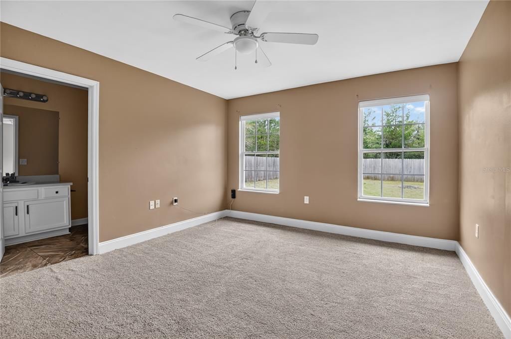 For Sale: $190,000 (3 beds, 2 baths, 1329 Square Feet)