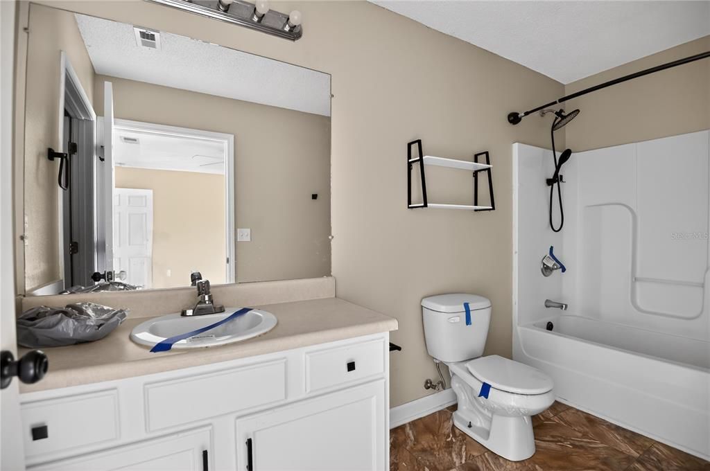 For Sale: $190,000 (3 beds, 2 baths, 1329 Square Feet)