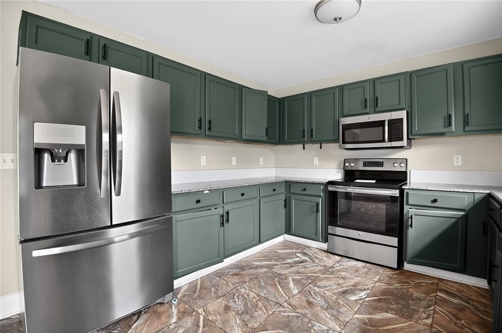 For Sale: $190,000 (3 beds, 2 baths, 1329 Square Feet)