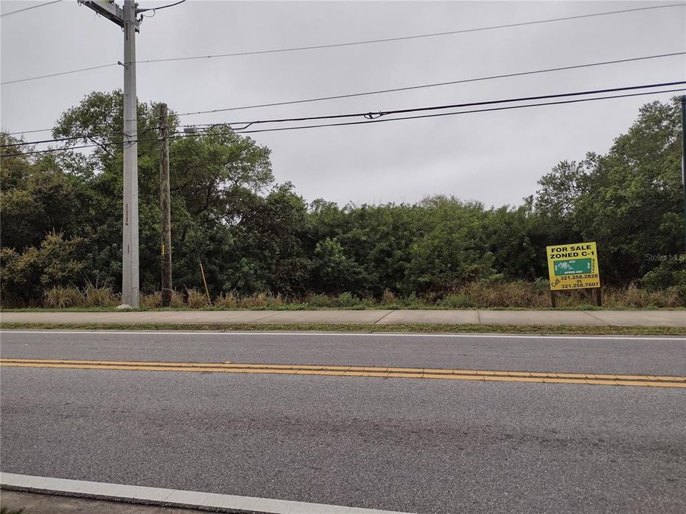 待售: $1,150,000 (1.85 acres)