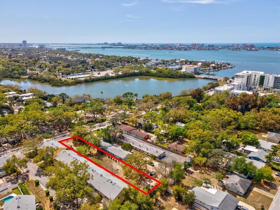 合同活跃: $349,999 (0.41 acres)