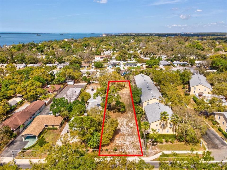 合同活跃: $349,999 (0.41 acres)
