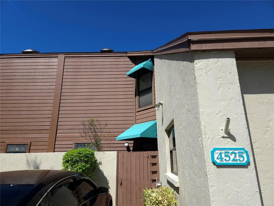 Vendido Recientemente: $175,000 (2 camas, 2 baños, 1304 Pies cuadrados)