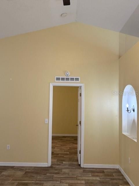 En Renta: $2,300 (4 camas, 2 baños, 2108 Pies cuadrados)