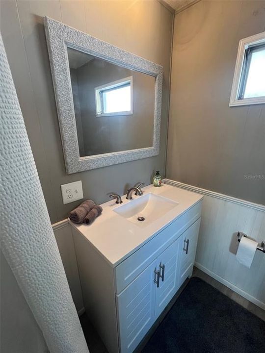 На продажу: $79,500 (2 спален, 2 ванн, 1128 Квадратных фут)