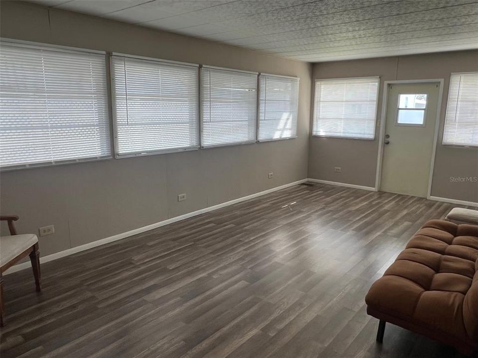 На продажу: $79,500 (2 спален, 2 ванн, 1128 Квадратных фут)