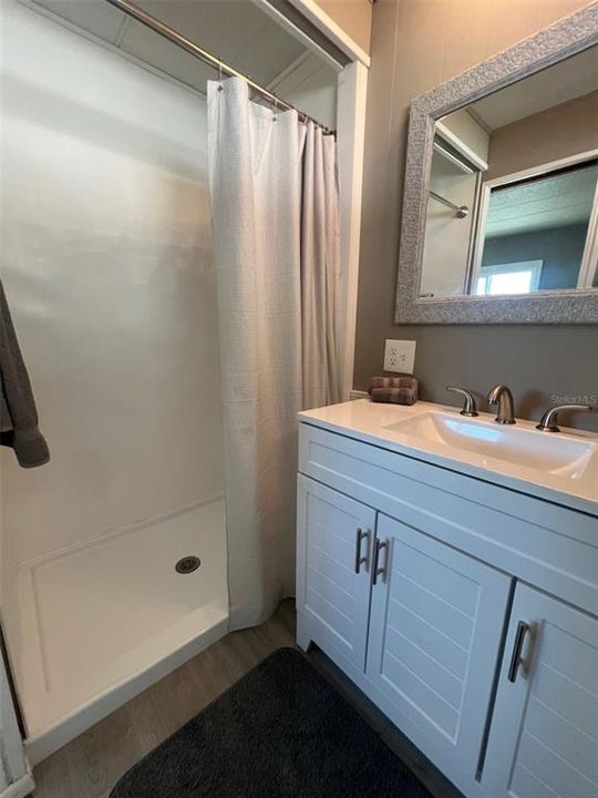 На продажу: $79,500 (2 спален, 2 ванн, 1128 Квадратных фут)