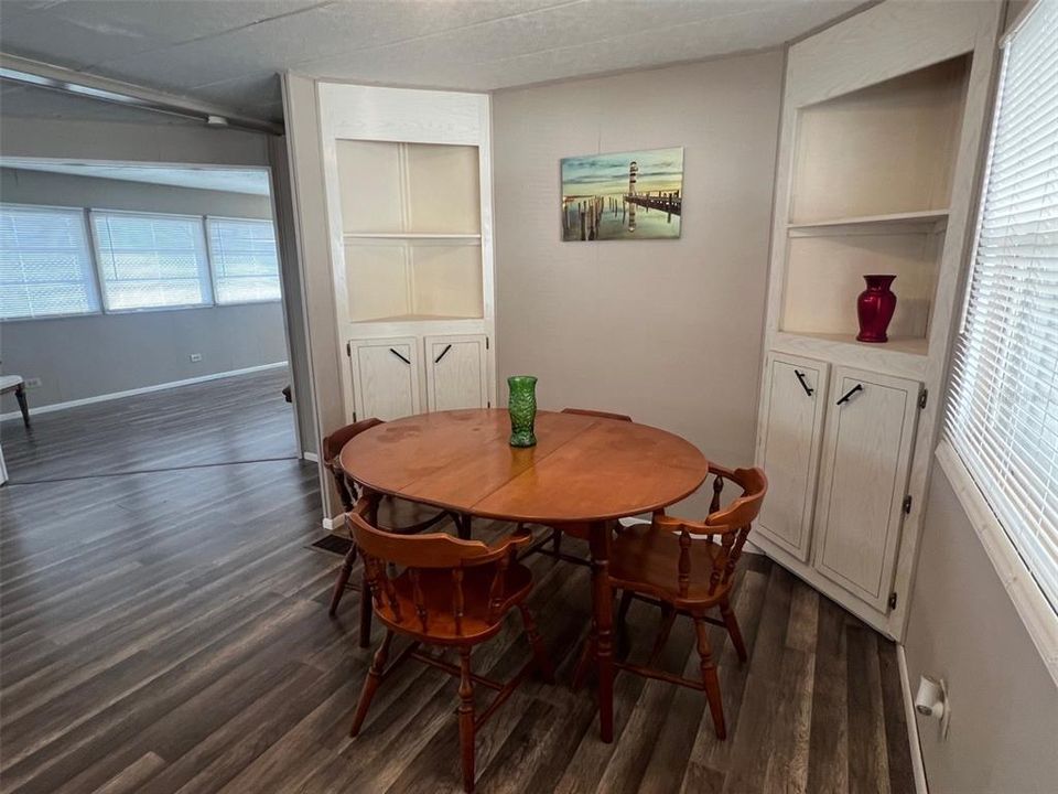 На продажу: $79,500 (2 спален, 2 ванн, 1128 Квадратных фут)