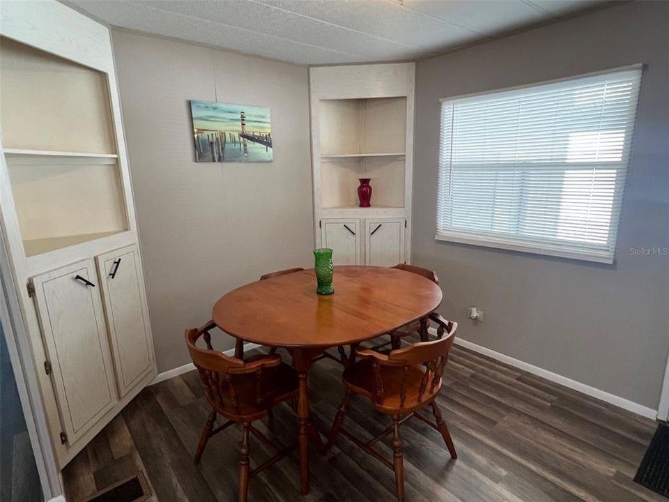 На продажу: $79,500 (2 спален, 2 ванн, 1128 Квадратных фут)