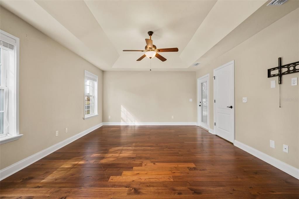 En Venta: $394,900 (3 camas, 2 baños, 2051 Pies cuadrados)