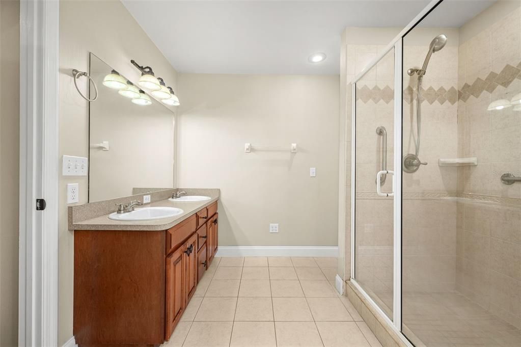En Venta: $394,900 (3 camas, 2 baños, 2051 Pies cuadrados)