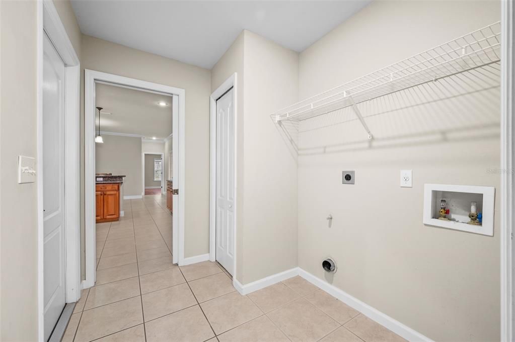 En Venta: $394,900 (3 camas, 2 baños, 2051 Pies cuadrados)