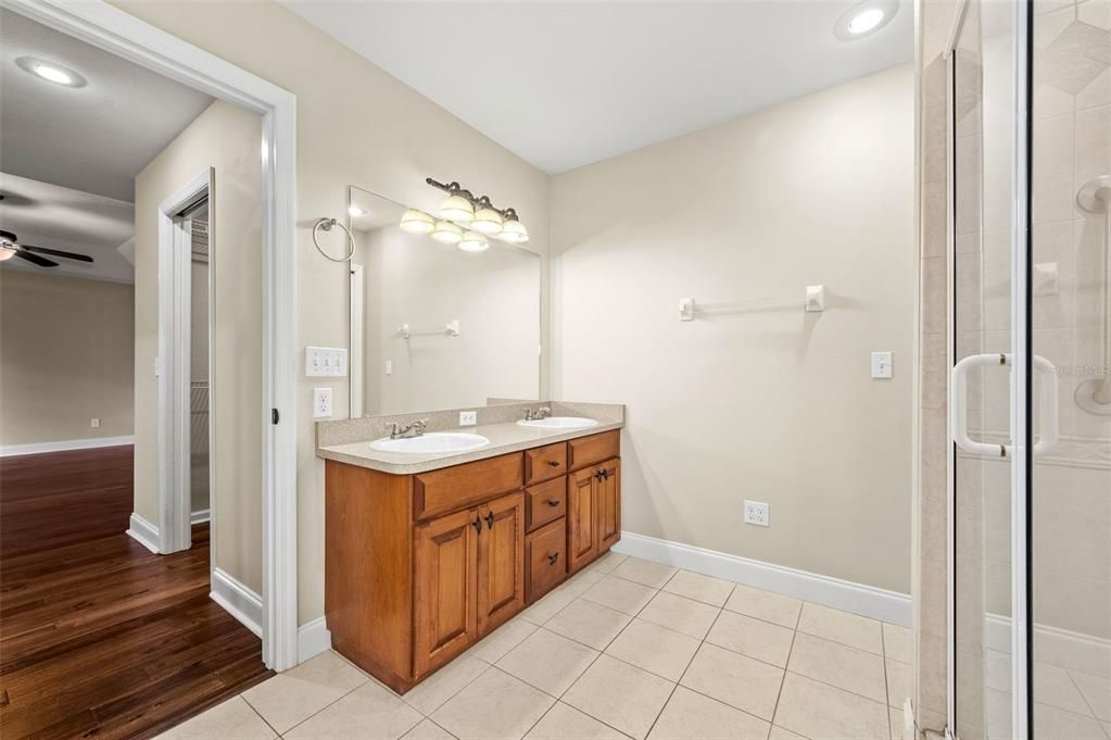 En Venta: $394,900 (3 camas, 2 baños, 2051 Pies cuadrados)