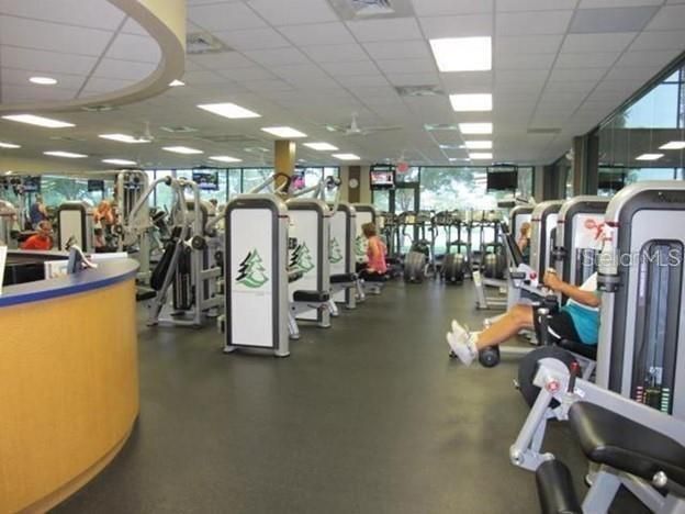 Под контрактом: $419,000 (2 спален, 2 ванн, 1888 Квадратных фут)