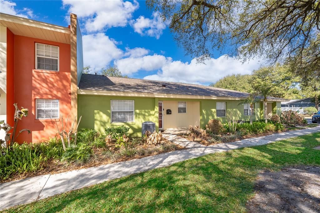 Activo con contrato: $209,900 (2 camas, 2 baños, 1058 Pies cuadrados)