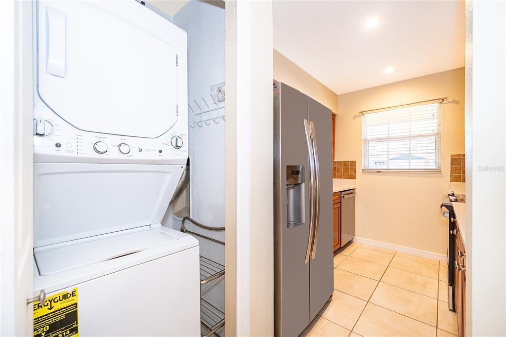 Activo con contrato: $209,900 (2 camas, 2 baños, 1058 Pies cuadrados)