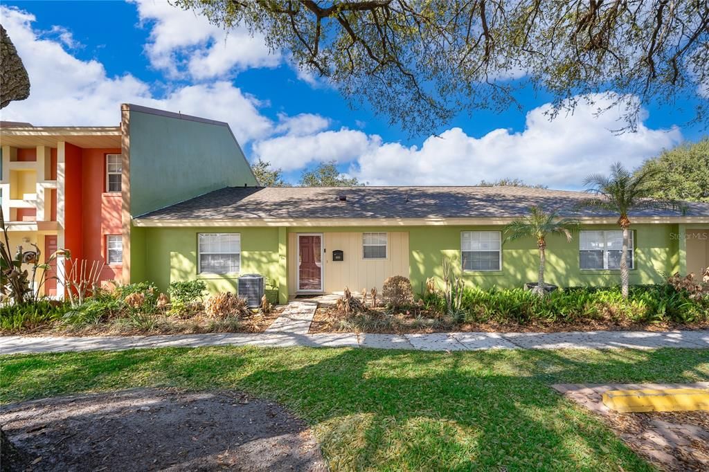 Activo con contrato: $209,900 (2 camas, 2 baños, 1058 Pies cuadrados)