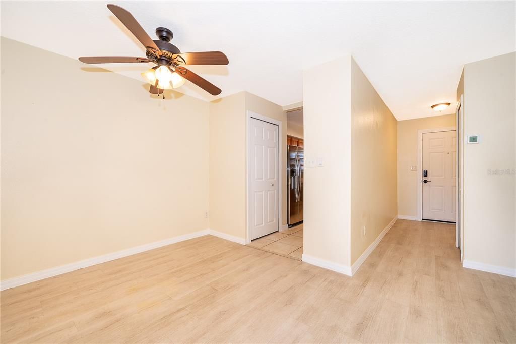 Activo con contrato: $209,900 (2 camas, 2 baños, 1058 Pies cuadrados)