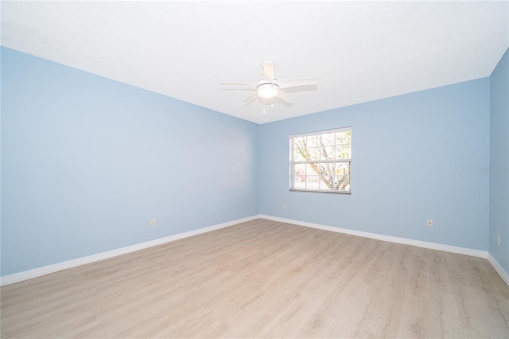 Activo con contrato: $209,900 (2 camas, 2 baños, 1058 Pies cuadrados)