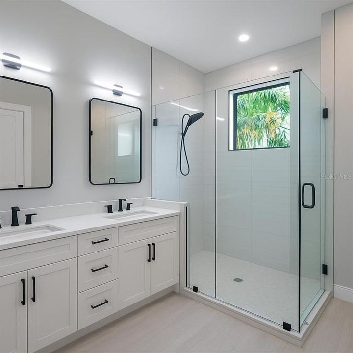 En Venta: $694,900 (3 camas, 2 baños, 2245 Pies cuadrados)