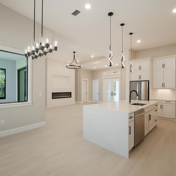 En Venta: $694,900 (3 camas, 2 baños, 2245 Pies cuadrados)