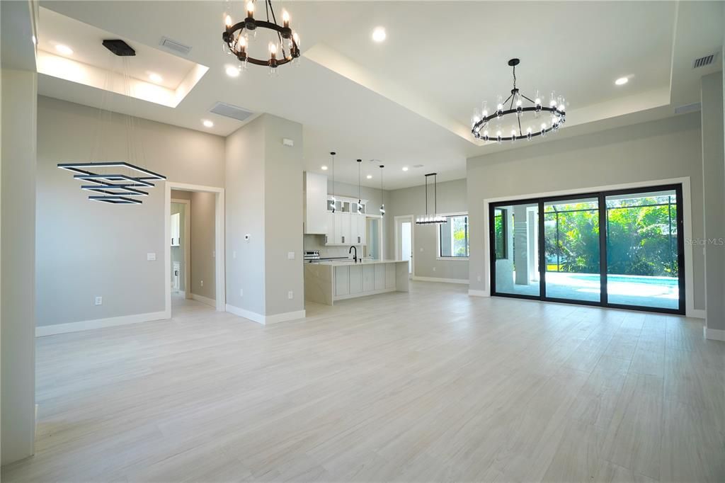 En Venta: $694,900 (3 camas, 2 baños, 2245 Pies cuadrados)