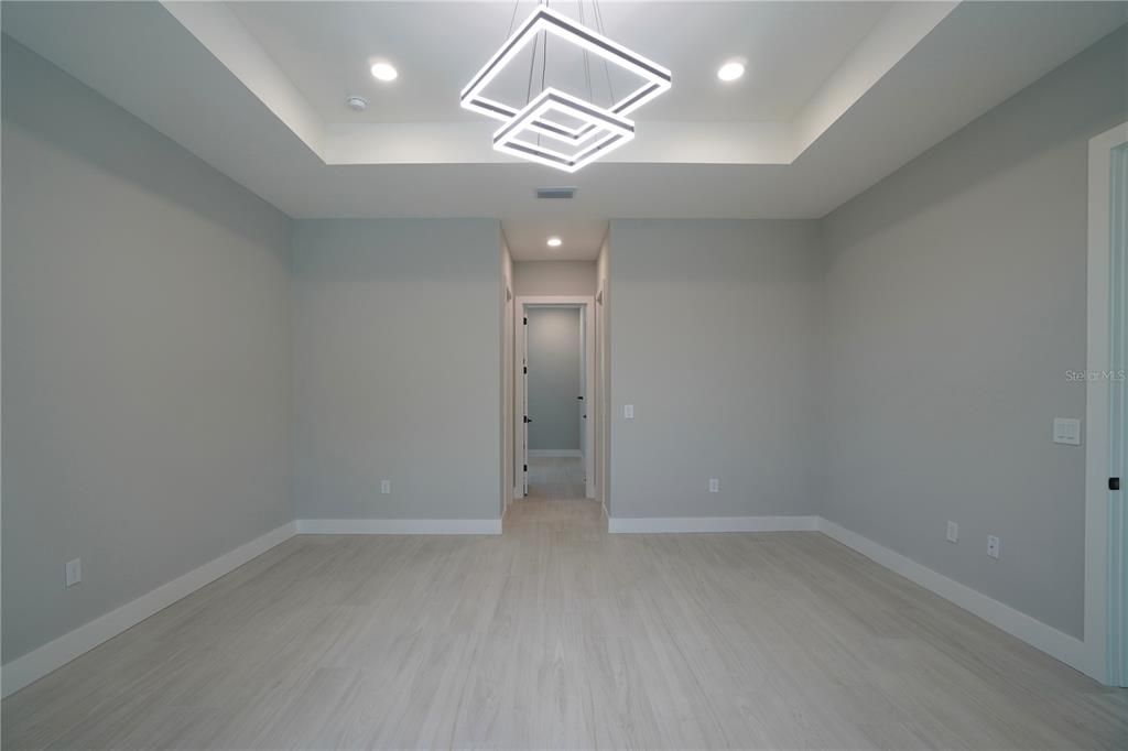 En Venta: $694,900 (3 camas, 2 baños, 2245 Pies cuadrados)
