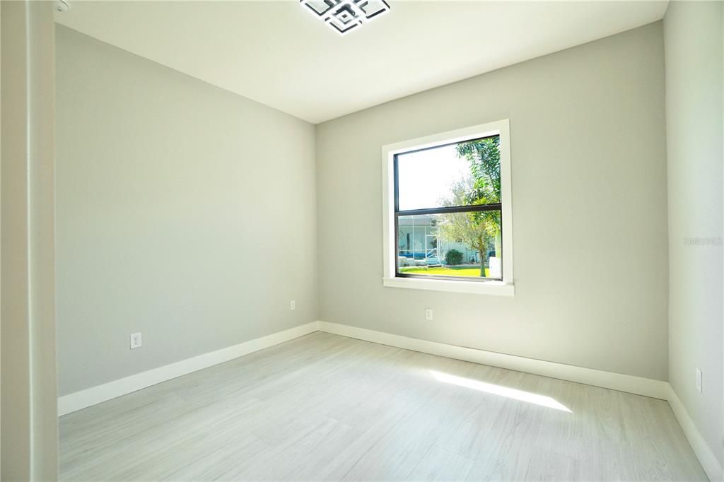 En Venta: $694,900 (3 camas, 2 baños, 2245 Pies cuadrados)