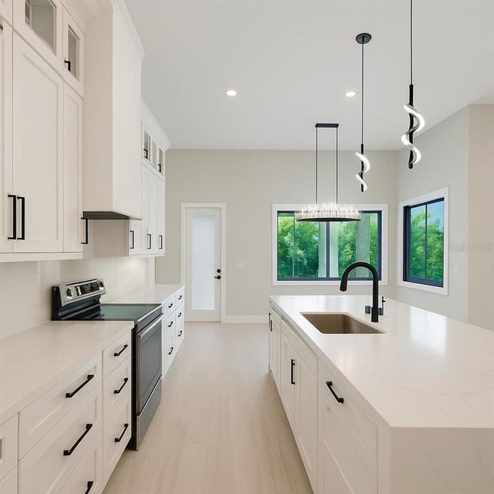 En Venta: $694,900 (3 camas, 2 baños, 2245 Pies cuadrados)