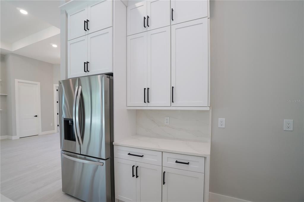 En Venta: $694,900 (3 camas, 2 baños, 2245 Pies cuadrados)