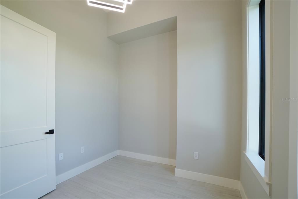 En Venta: $694,900 (3 camas, 2 baños, 2245 Pies cuadrados)