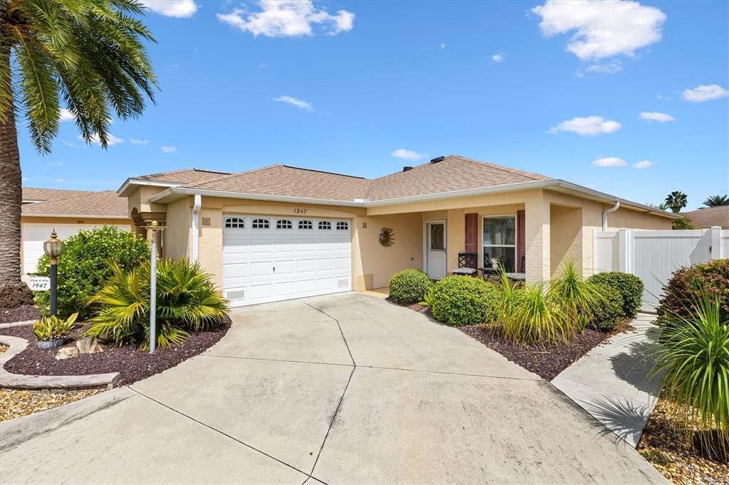 Active With Contract: $419,900 (3 beds, 2 baths, 1654 Square Feet)
