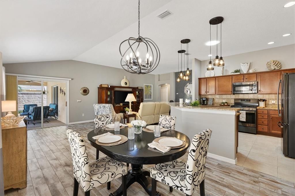 Active With Contract: $419,900 (3 beds, 2 baths, 1654 Square Feet)